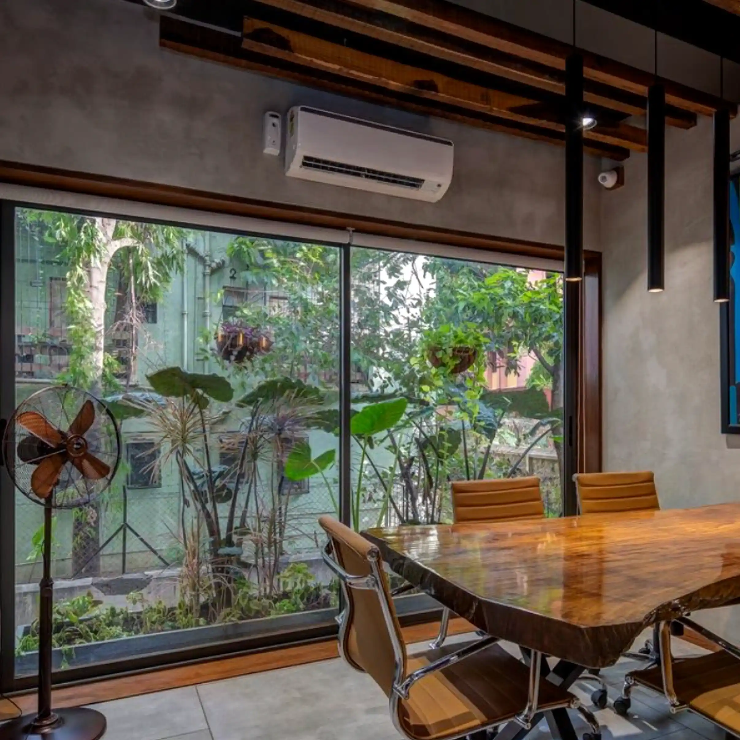 Flowrush meeting room